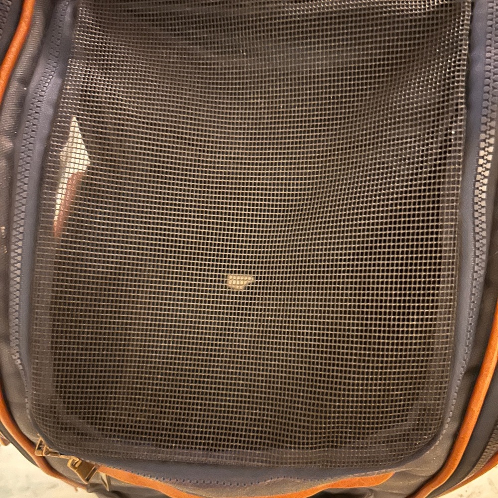 Dog/Cat Backpack and Carrier Large Navy and tan Leather - Picture 7 of 7